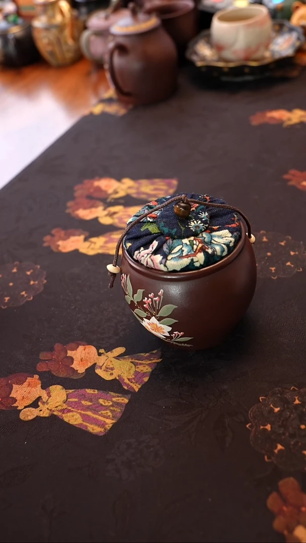 茶壶紫砂紫泥茶叶罐 山茶花