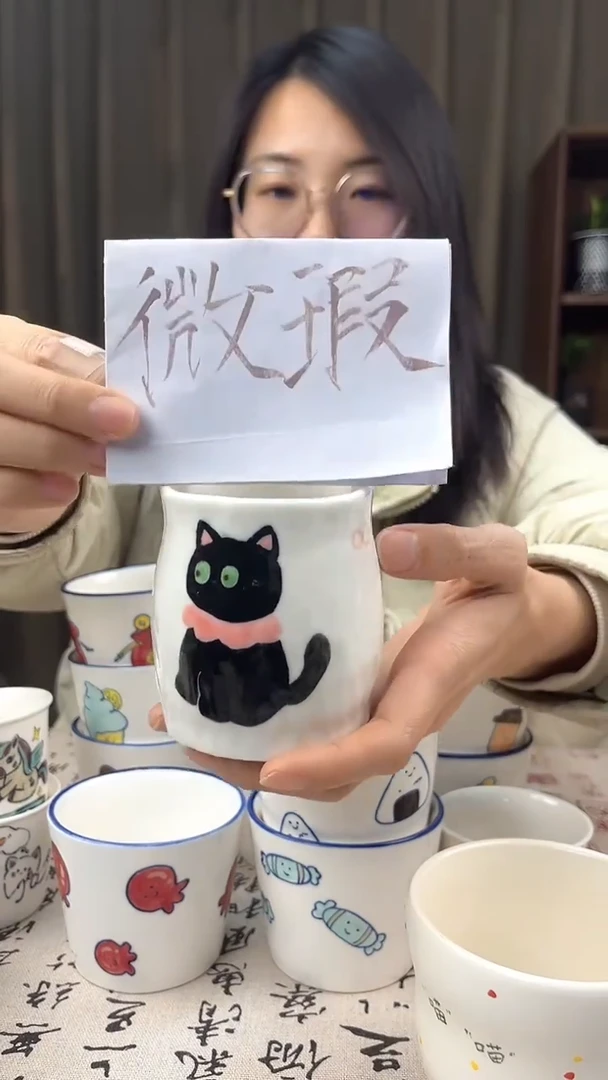 【闪购商品】摆件景德镇最新款纯手绘釉下彩精致可爱创意送礼