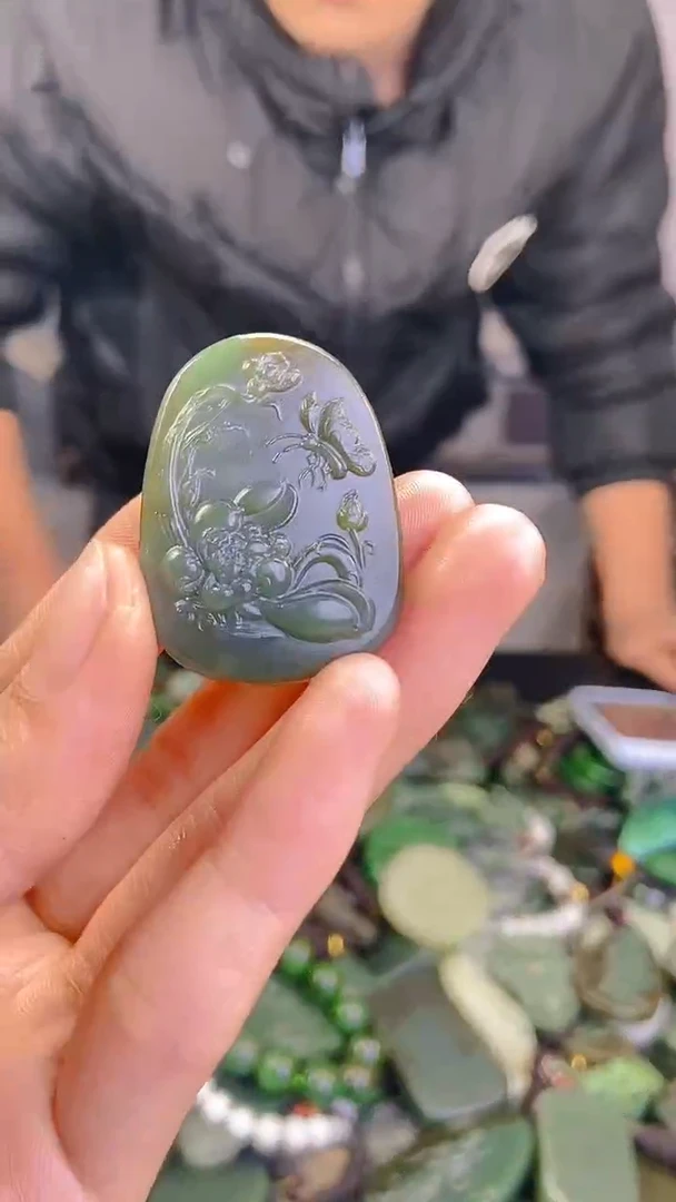 颈饰未镶嵌和田玉1