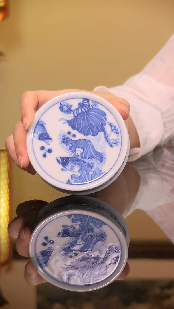 青花鱼藻盖置纯手绘陶瓷