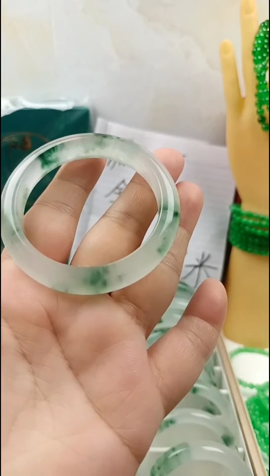 手镯玛瑙/玉髓未镶嵌手镯