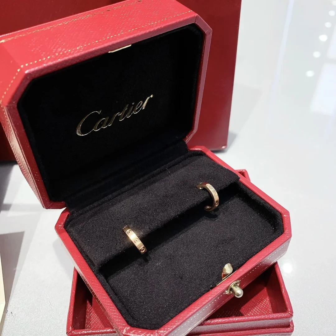95新 Cartier/卡地亚 小花6欢 玫瑰金 LOVE系列窄版素圈 耳钉