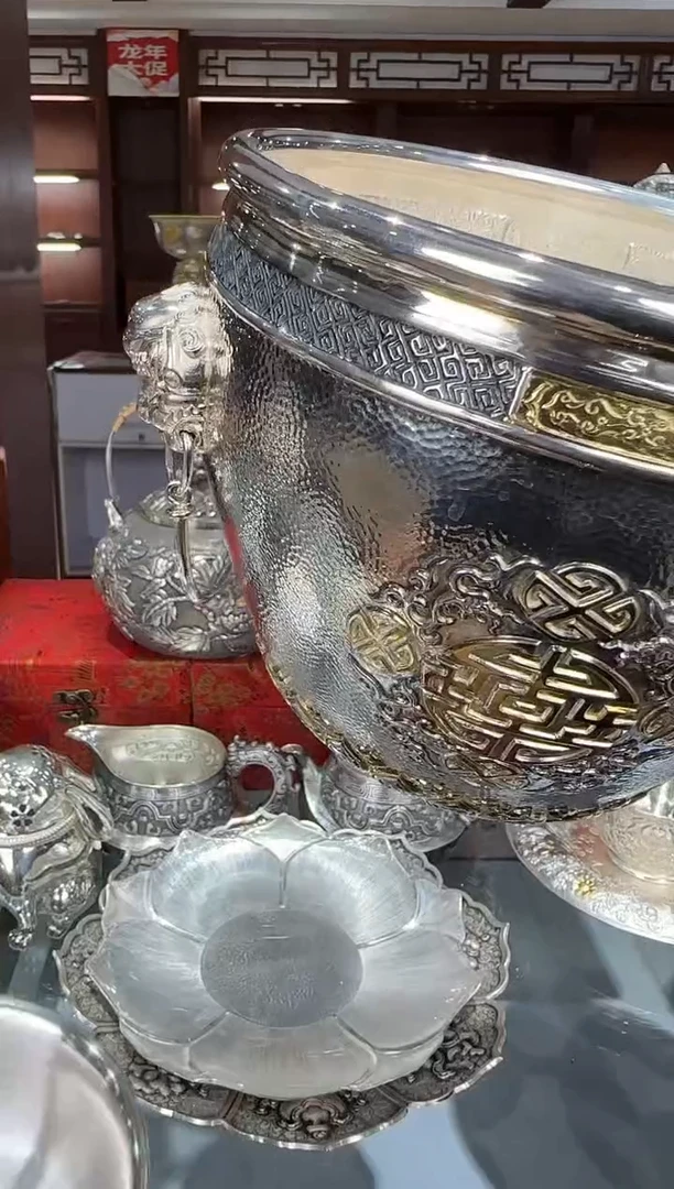 苏****n足银手工精工錾刻五福报兽莲花底门海