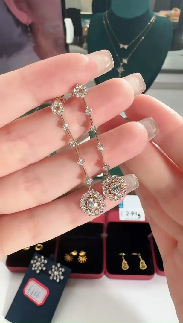 18K金镶嵌耳饰钻石5.75g