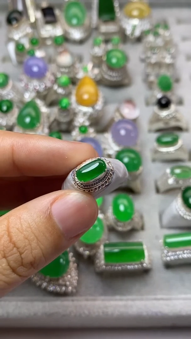 【闪购商品】定制翡翠未镶嵌戒指