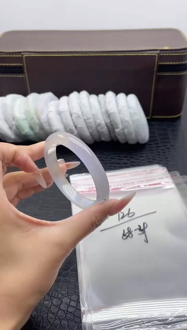 125手镯所见即所得拍啥发啥