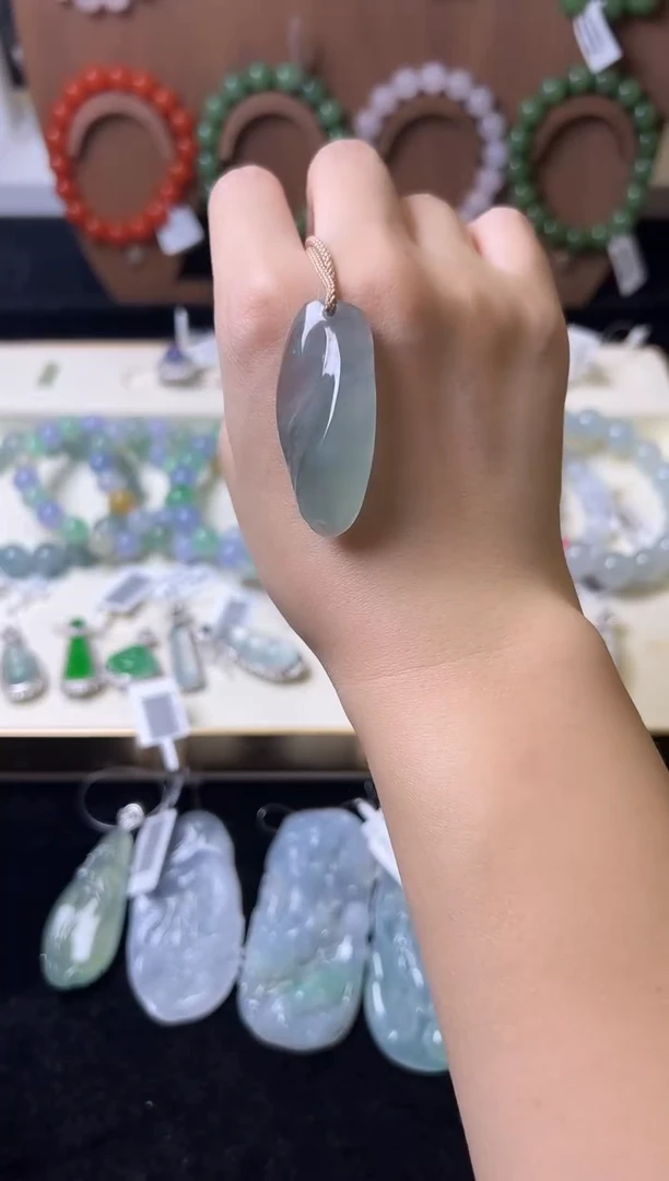 翡翠未镶嵌吊坠(不含链)DF003翡翠冰底随形吊坠