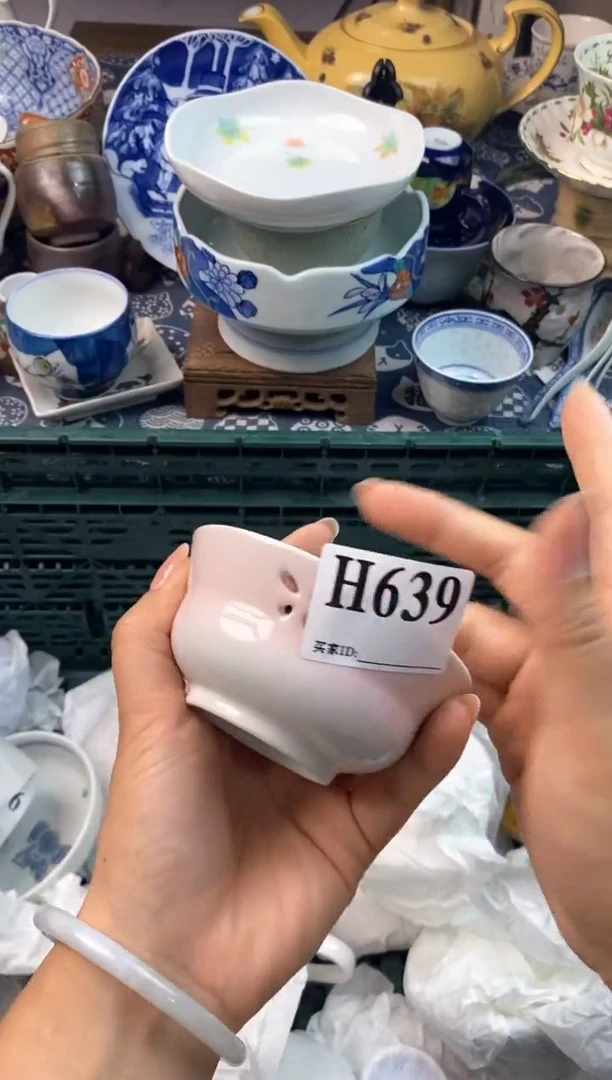 瓷片若****学(*^_^*)(*^_^*)