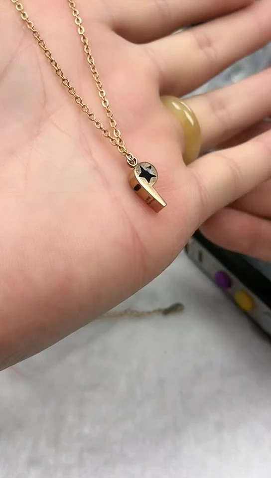 【闪购商品】水晶颈饰钛钢口哨