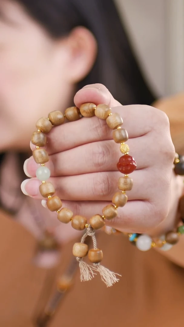 玛瑙/玉髓手串未镶嵌（黄奇楠桶珠+南红弥勒）