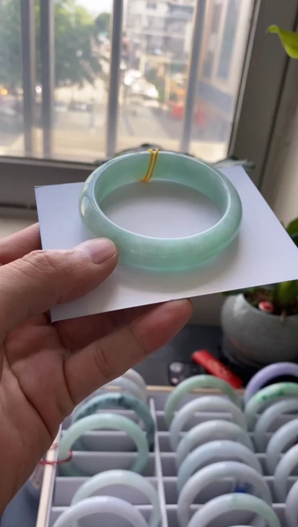 翡翠手镯未镶嵌天然翡翠5 蓝绿底
