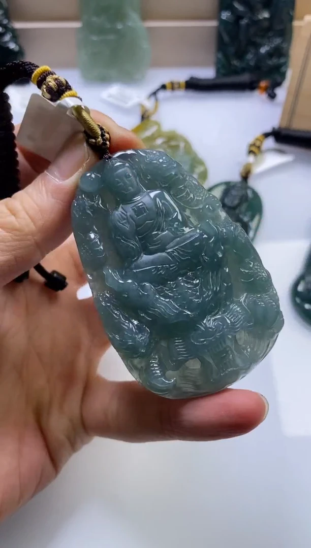 颈饰未镶嵌翡翠