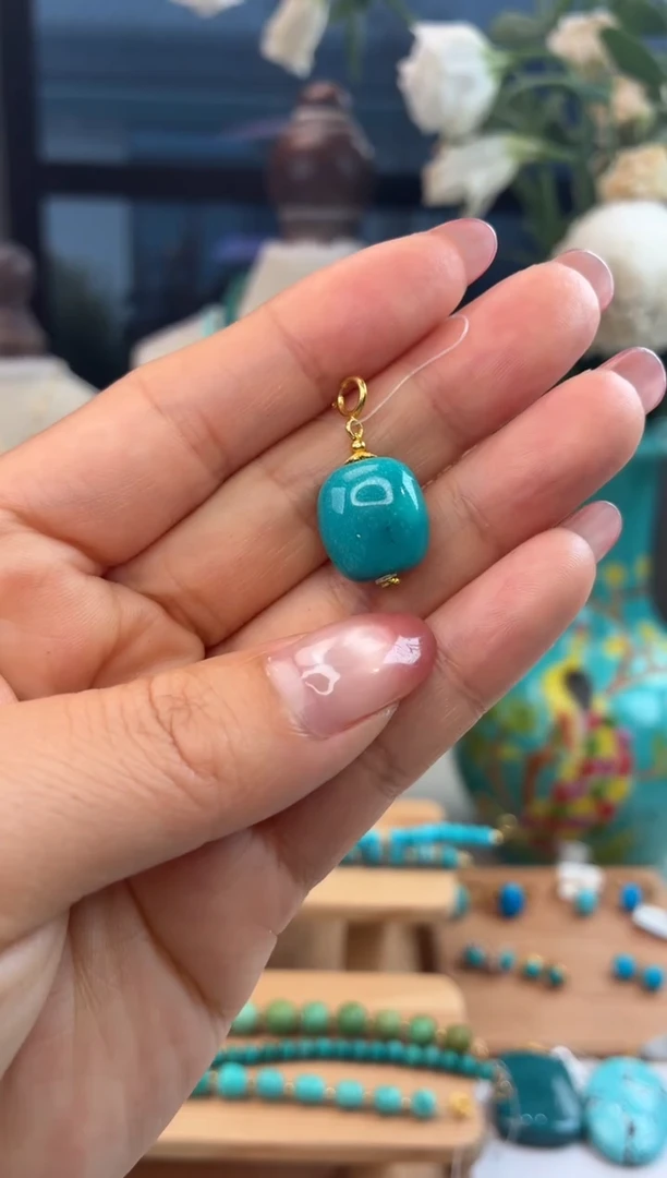 18K金镶嵌绿松石吊坠(不含链)1