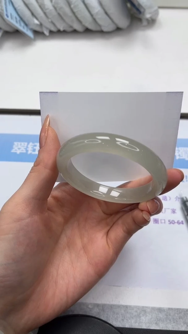 未镶嵌手镯石英质玉V41-54.2