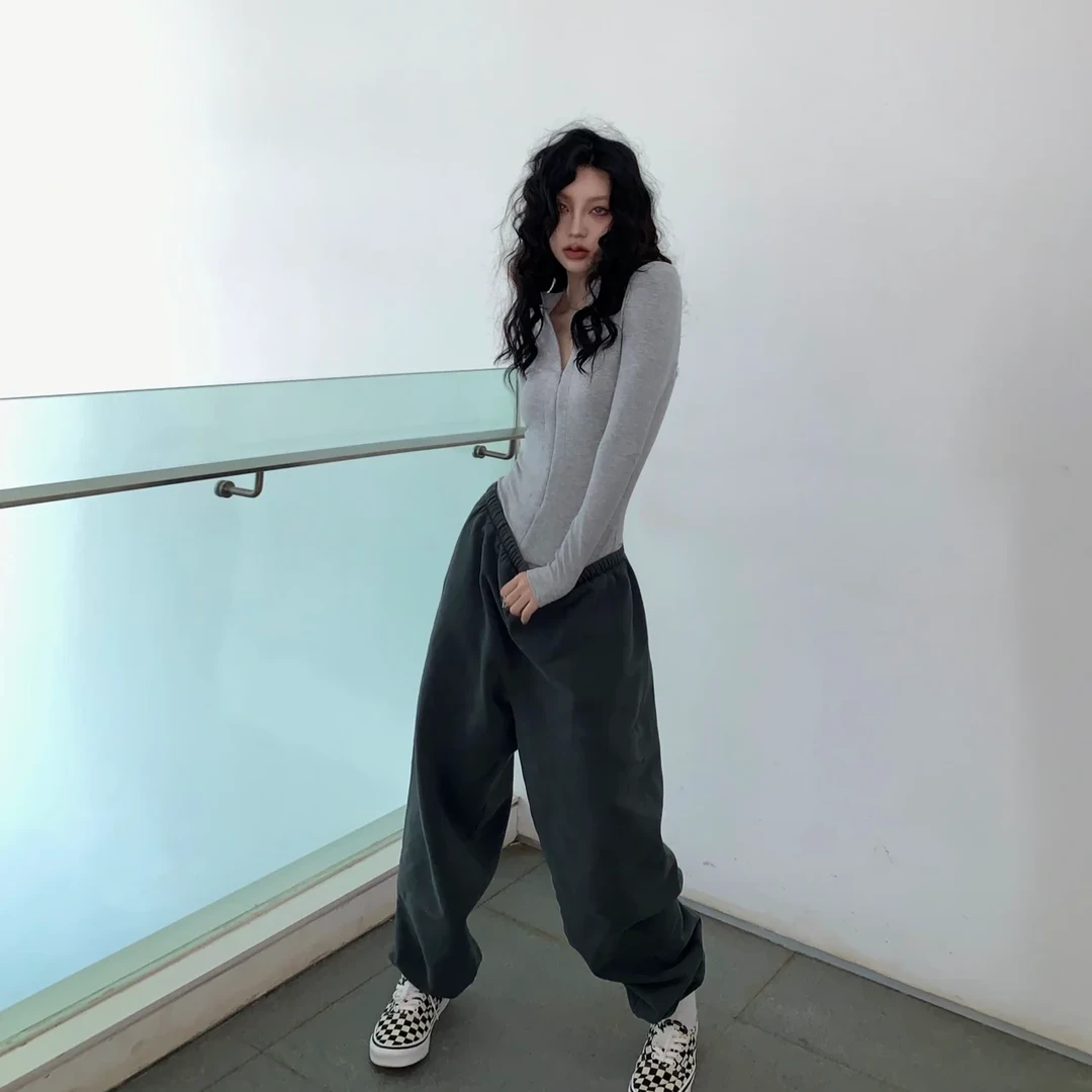 美式复古修身简约灰色长袖t恤女ins潮设计感小众早春chic上衣甜辣