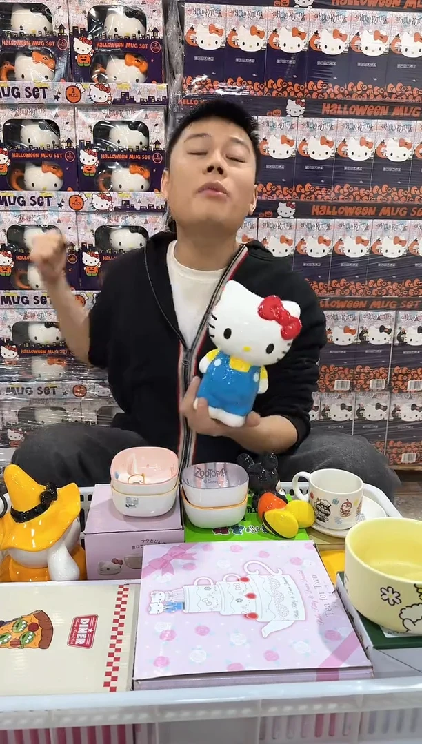 瓷片kt猫全身花瓶