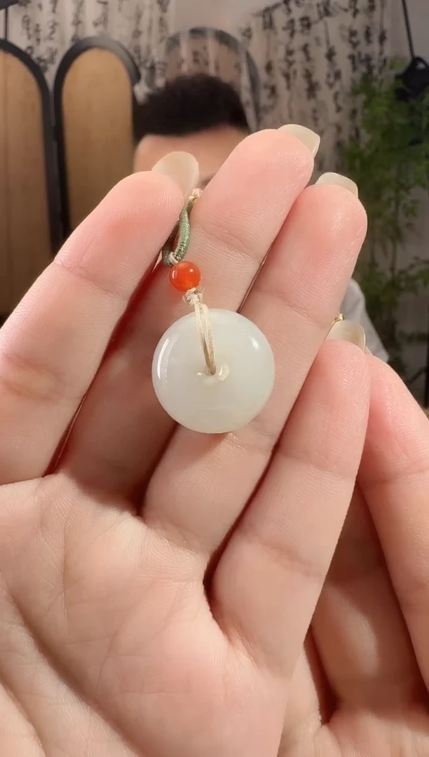 和田玉未镶嵌颈饰扣 cp6