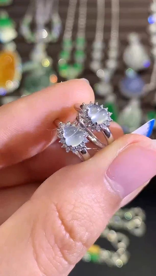 18K金镶嵌翡翠耳饰B105