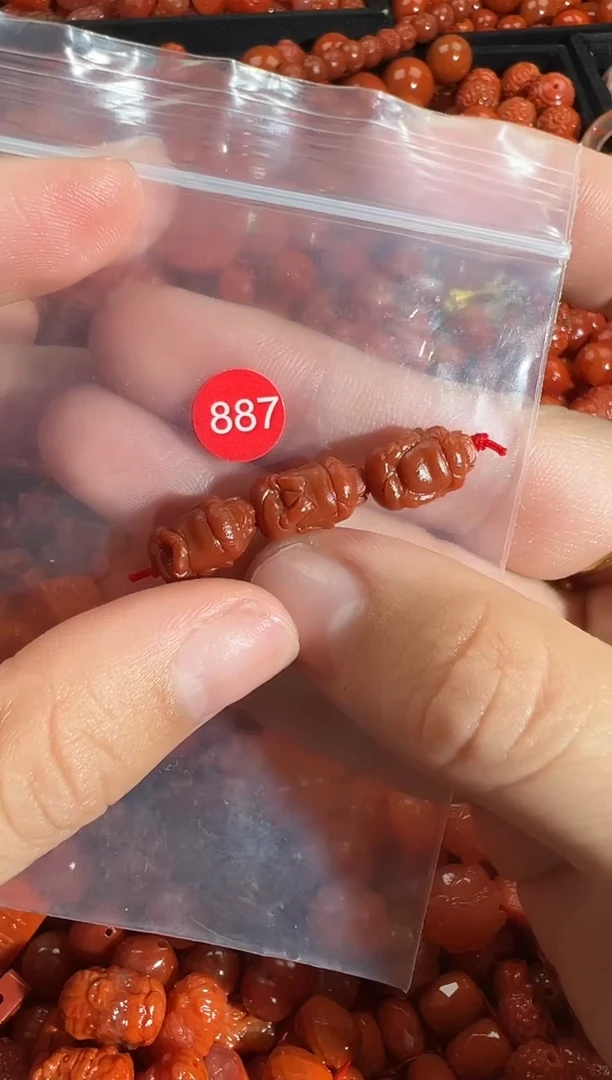 颈饰未镶嵌南红玛瑙1