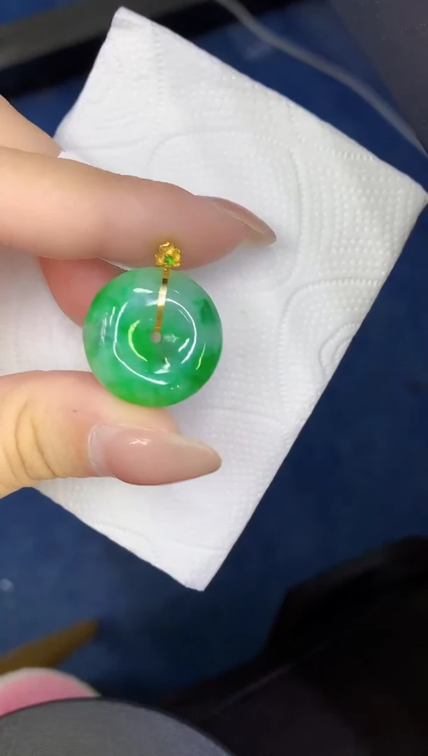 颈饰18K金镶嵌翡翠缅甸天然翡翠A货