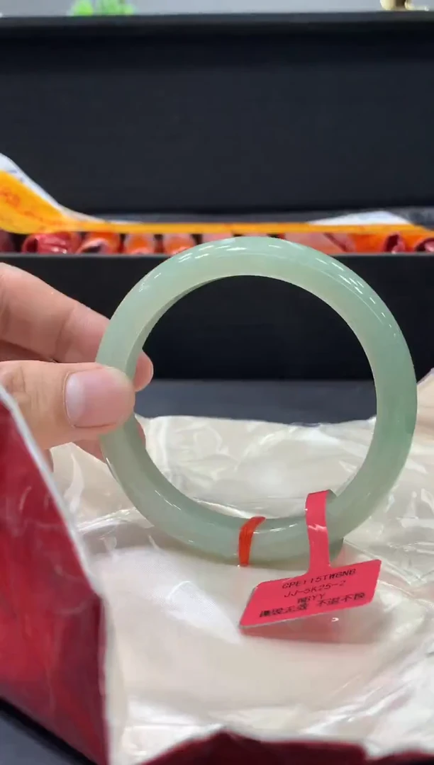 未镶嵌手镯翡翠翡翠手镯