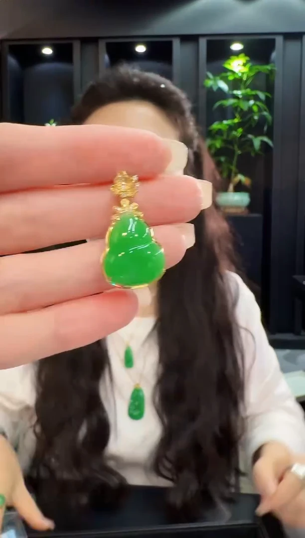 颈饰18K金镶嵌翡翠 缅料A货/支持复检/一件