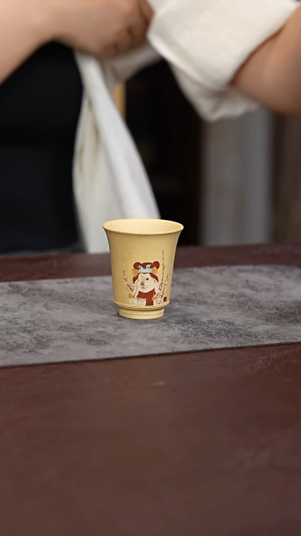 茶杯紫砂泥绘虎头帽小兔 闻香杯