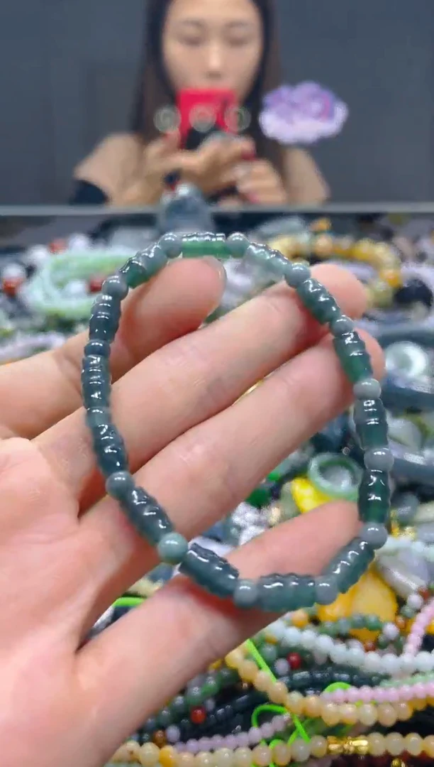 颈饰未镶嵌翡翠4MM/T/翡翠A货，一件也是批发价