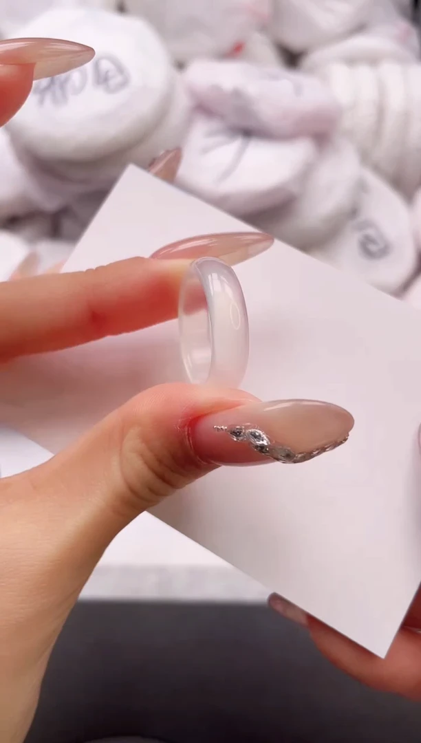 【闪购商品】石英质玉手镯未镶嵌素圈戒指白