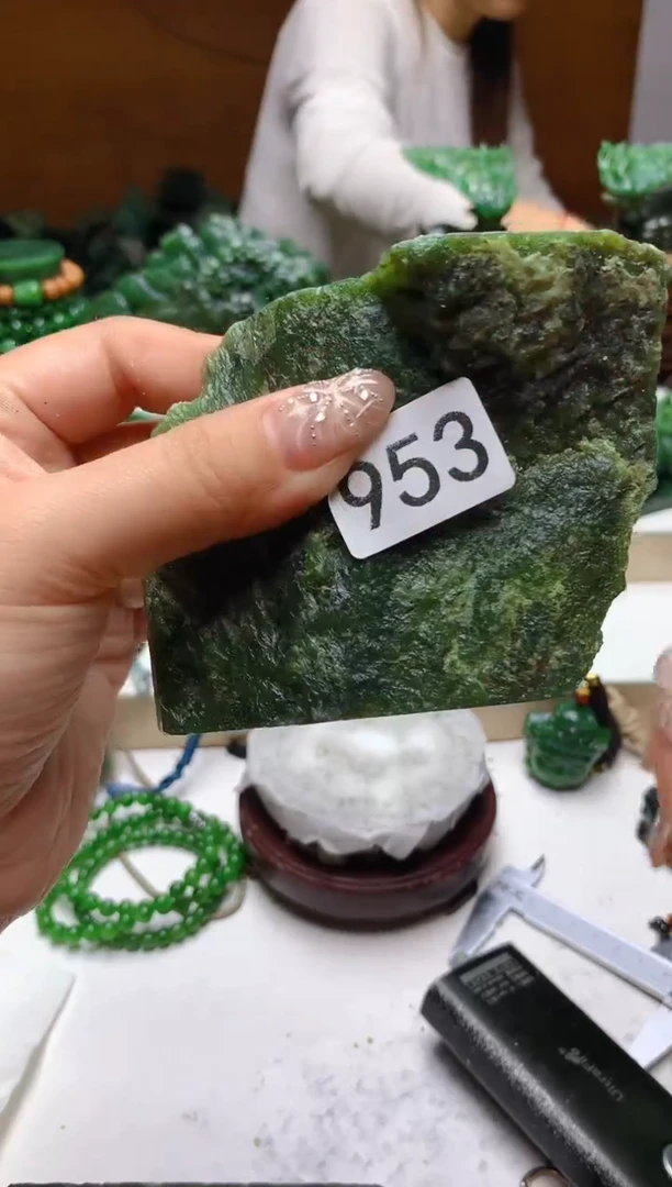 未镶嵌和田玉（碧玉）珠宝半成品1