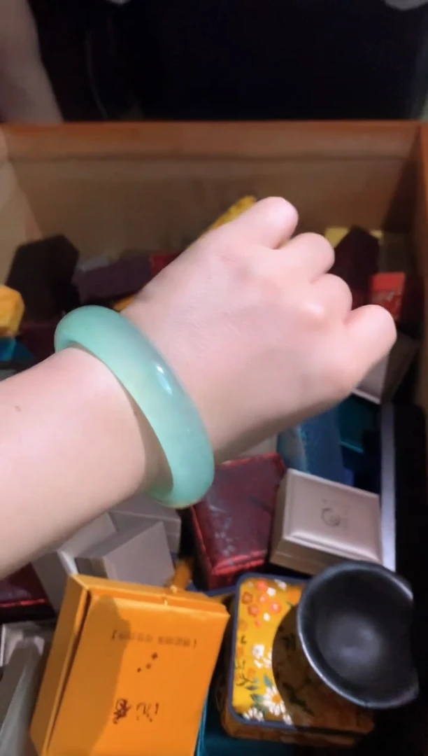 翡翠手镯未镶嵌永玉阁精品专属摆件