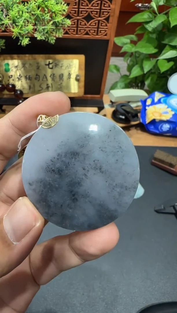 18K金镶嵌挂件翡翠A货翡翠多样性孤品