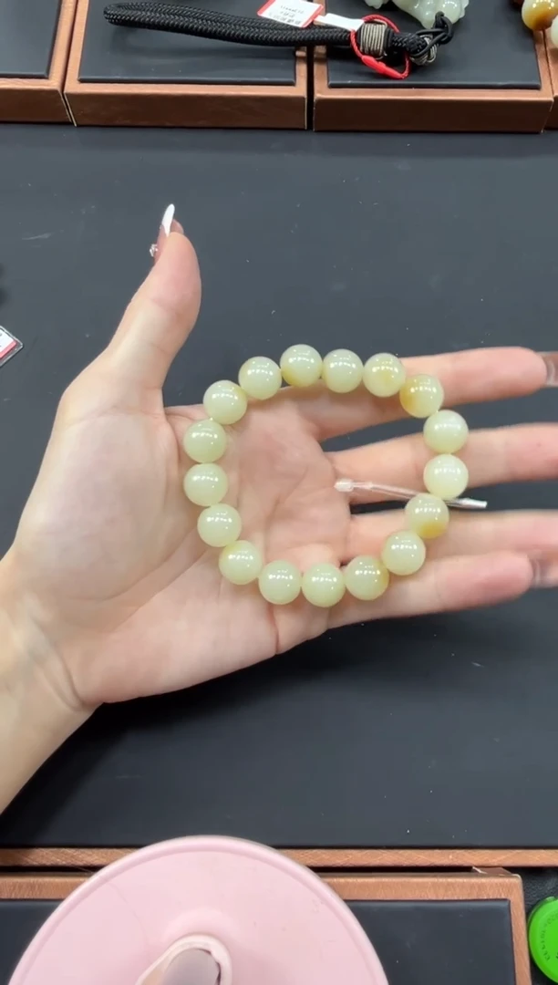 【闪购商品】和田玉手串未镶嵌若羌微色差卡12手串