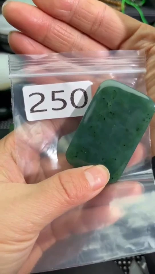 未镶嵌和田玉珠宝半成品牌子