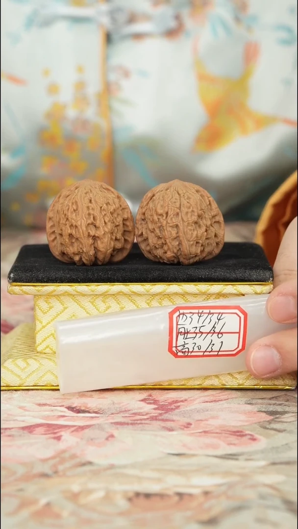 【闪购商品】文玩核桃把件密纹狮子头