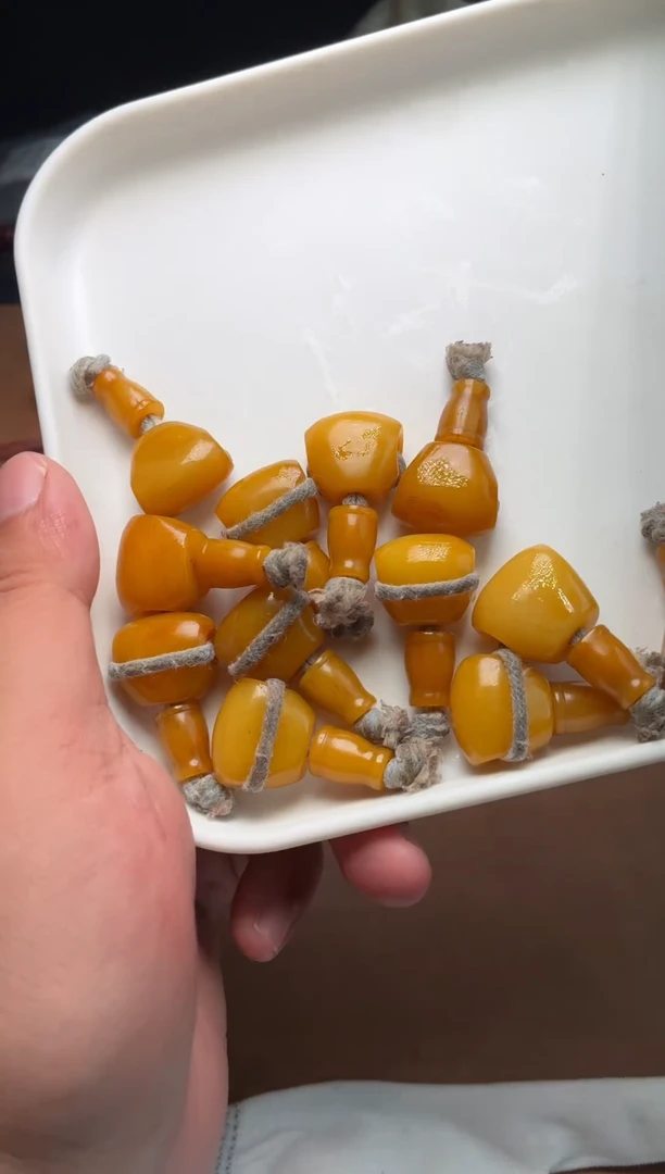 牛骨其他P1435-玉化三通-有棕裂