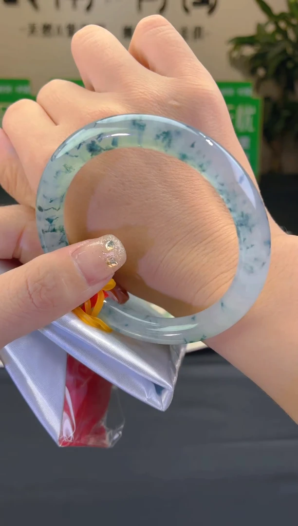 未镶嵌手镯翡翠A63,全款11W，定金2W