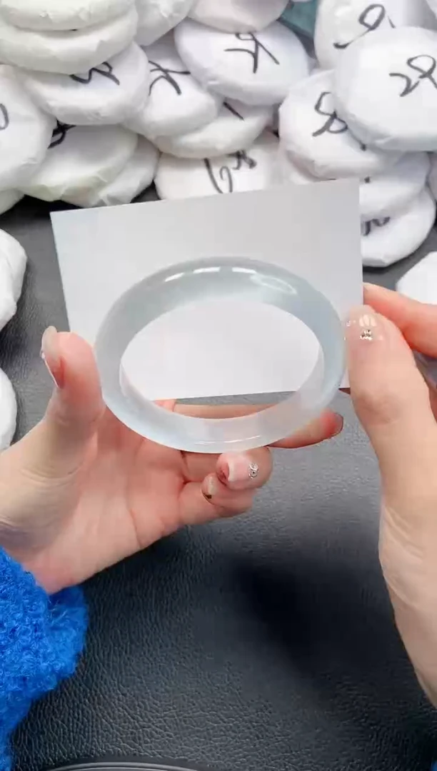 【闪购商品】石英质玉手镯未镶嵌 18L128-56