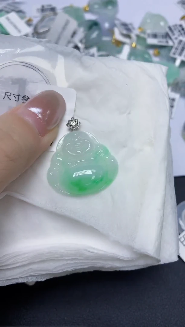 颈饰18K金镶嵌翡翠天然缅甸翡翠A货多样性发一件
