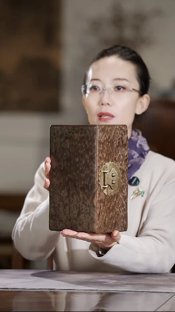 金丝楠697龙胆纹一木一器首饰盒
