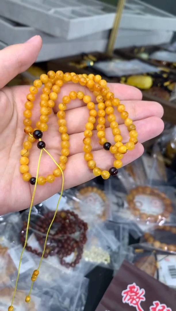 蜜蜡未镶嵌珠宝奇石841