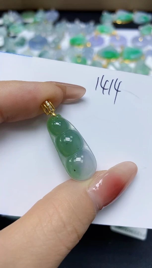 翡翠未镶嵌颈饰 天然缅甸翡翠A货