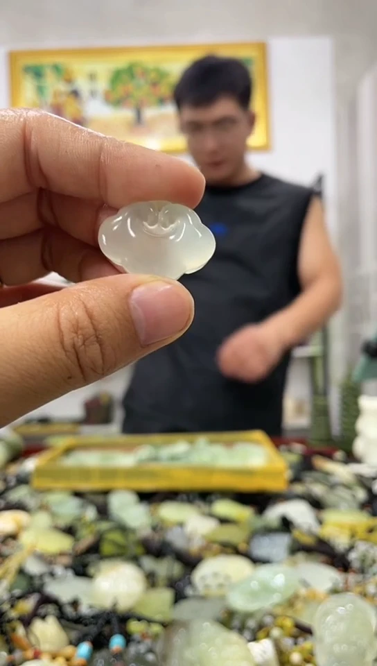 岫玉未镶嵌挂件