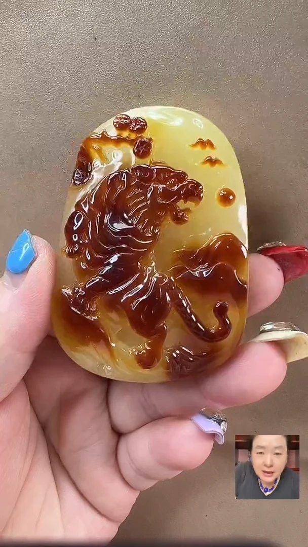 未镶嵌颈饰琥珀吊坠