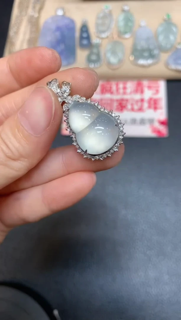 【闪购商品】翡翠吊坠(不含链)18K金镶嵌葫芦【无服务费