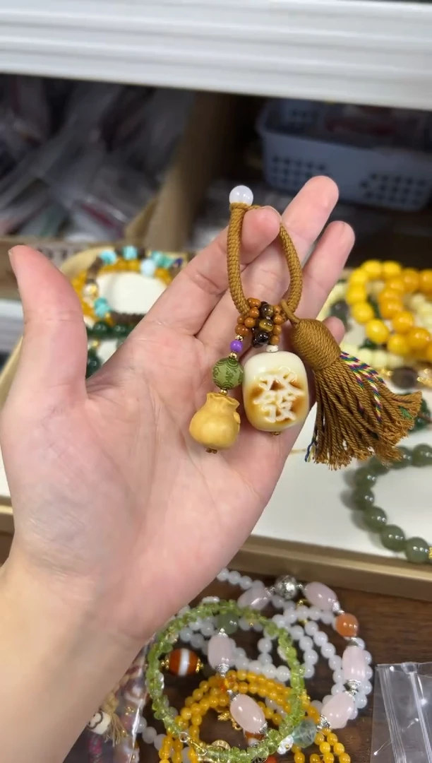 吊坠菩提根/象牙果象牙果发字流苏编制款挂件[2466]