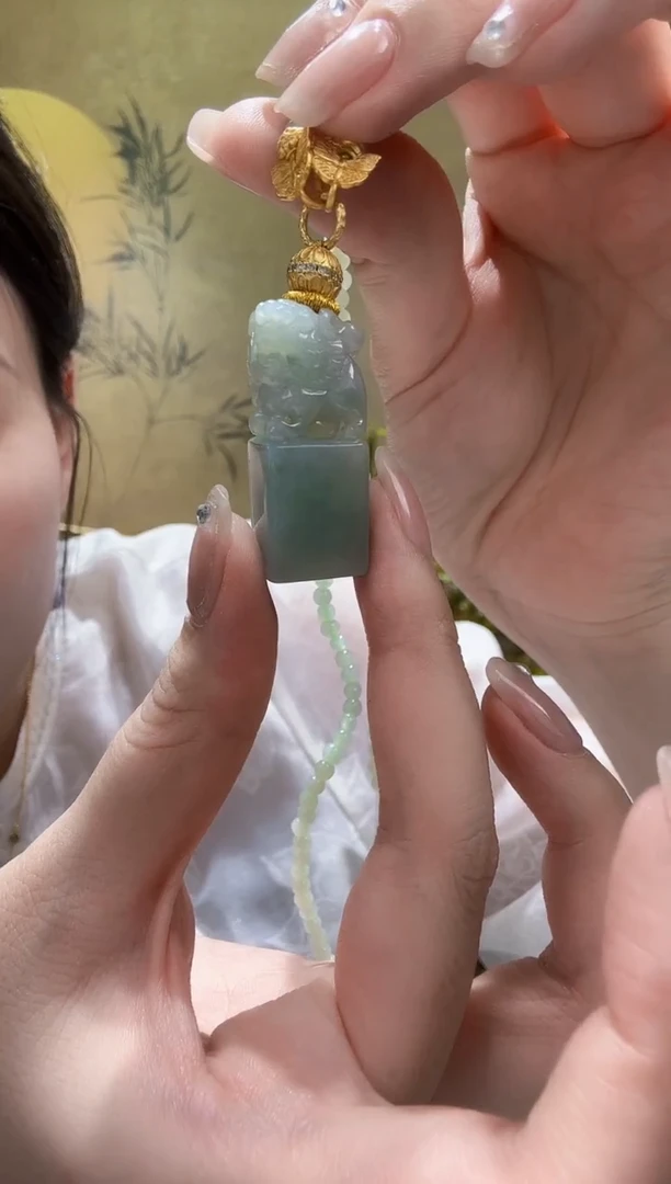 翡翠未镶嵌颈饰吊坠