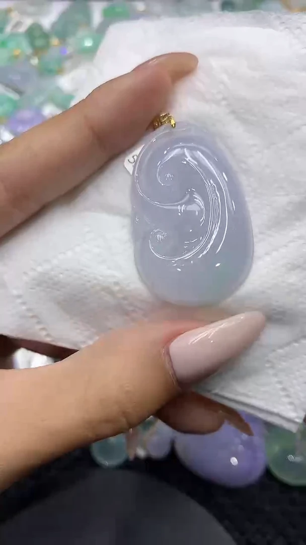 颈饰18K金镶嵌翡翠111111111111