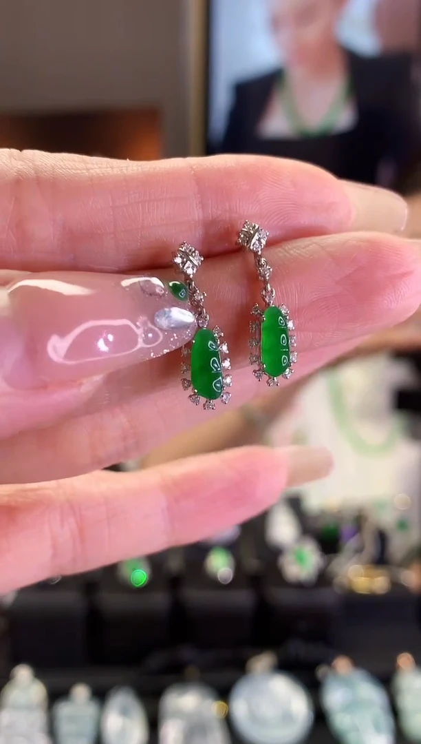 【闪购商品】翡翠耳饰18K金镶嵌豆子