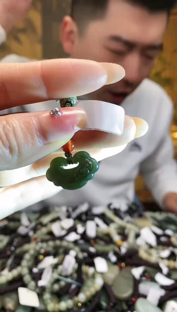 【闪购商品】和田玉颈饰未镶嵌多样性发货，拍一发一